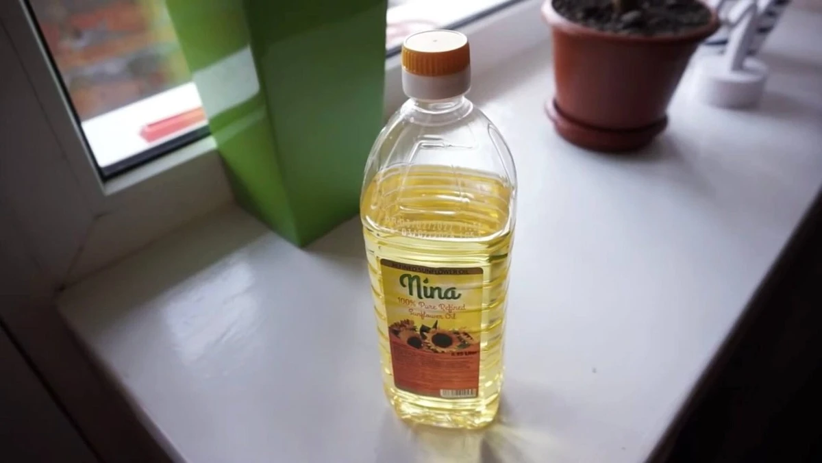 Proč mají lahve s olejem malá ucha? Důvod všechny překvapil