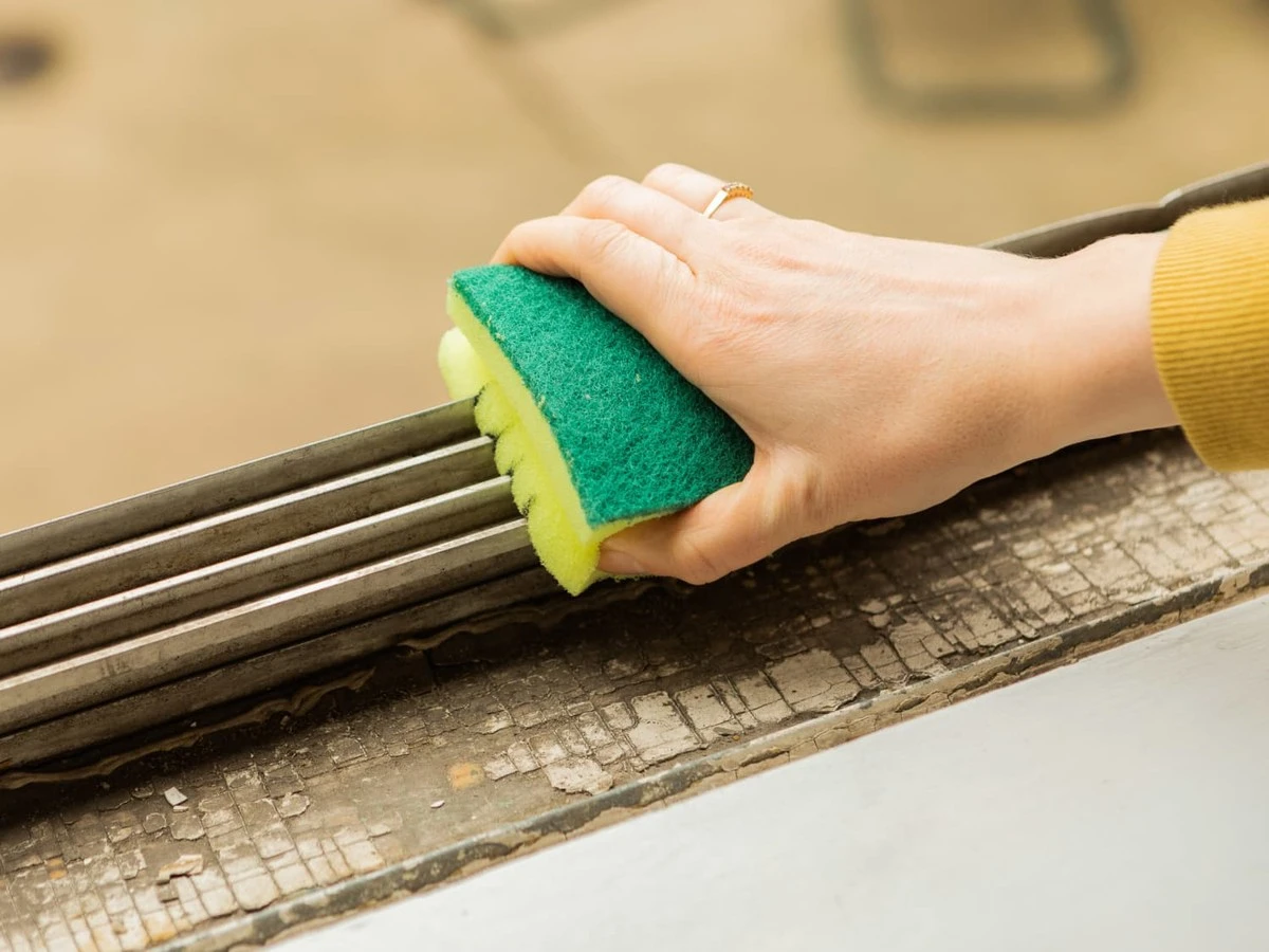 Proč vaše okna zůstanou zářivě čistá i po únorovém mytí: Ověřila jsem babiččin trik a fungoval na 10/10 - image 1