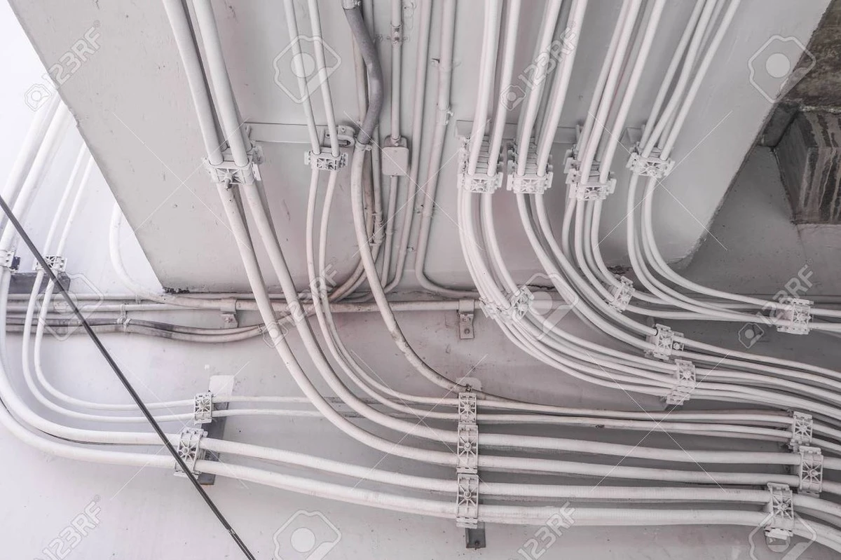 skrytedratypodo-extra-1.webp Skryté dráty pod omítkou: 6 jednoduchých triků, jak je najít a neprovrtat - image 1