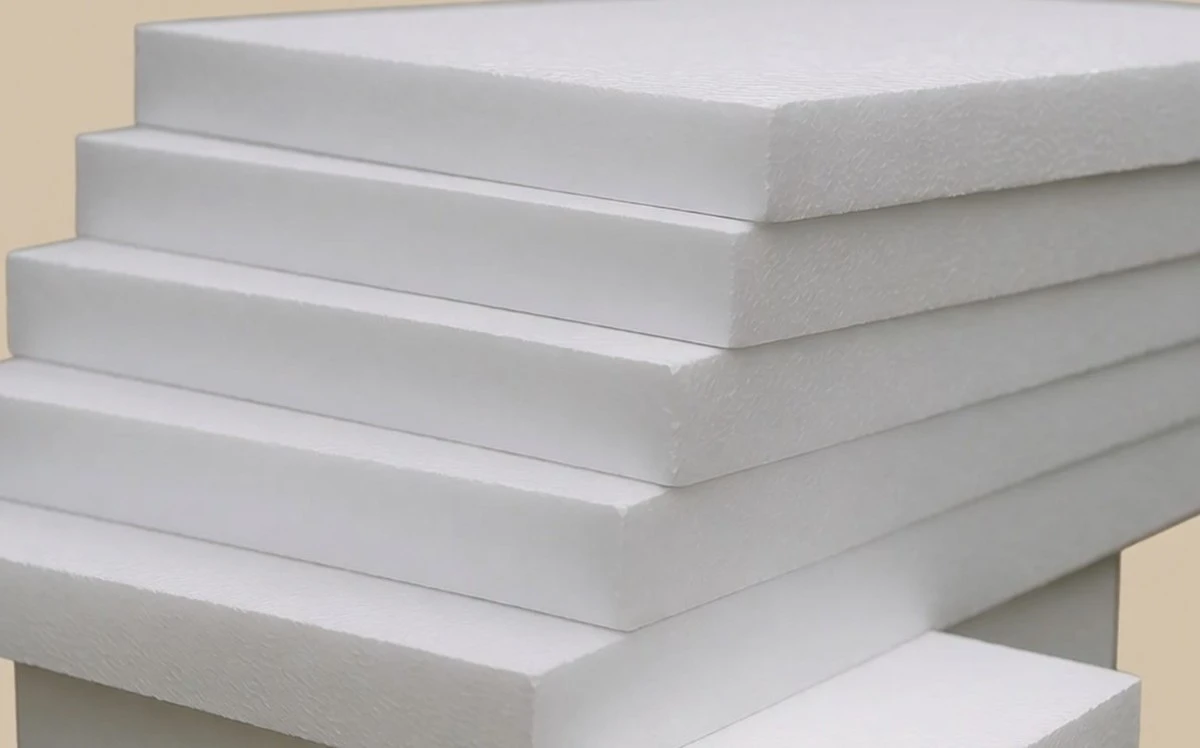 Jak řezat polystyren bez drcení: ověřené metody k nalezení