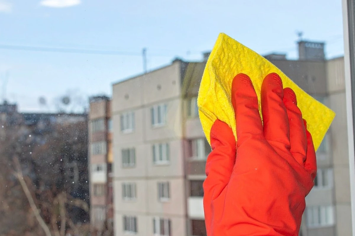 Okna jako zrcadlo: zbavte se šmouh jednou provždy s tímto jednoduchým trikem