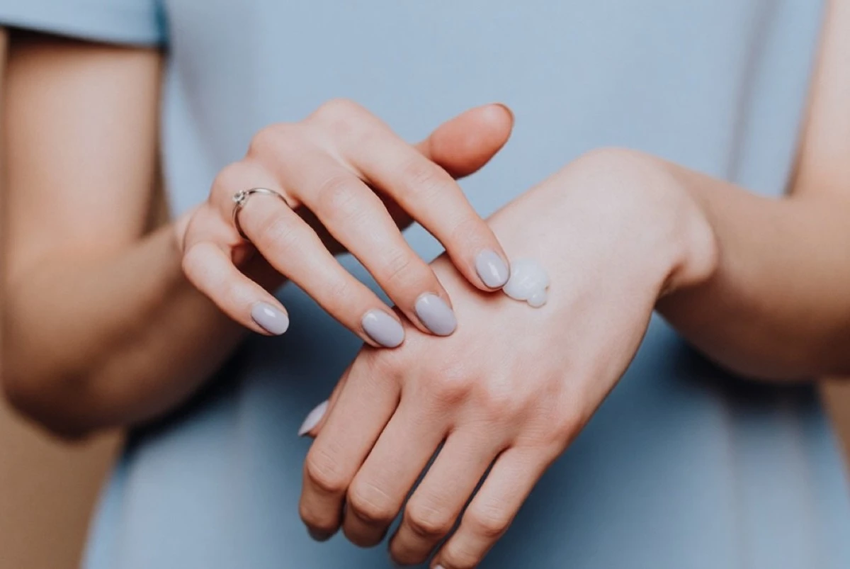 Kůže vašich rukou bude hebká celou zimu: jednoduché triky proti chladu