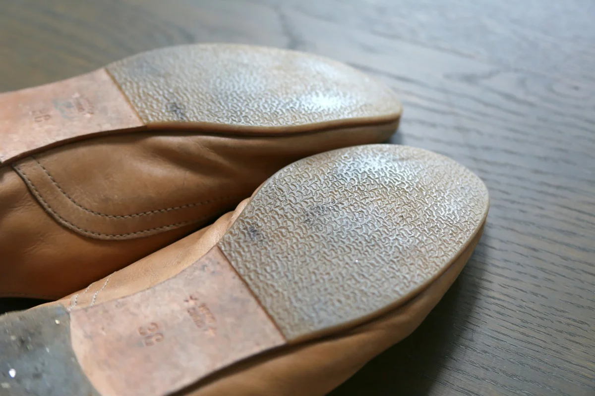 domacipantofleu-extra-1.webp Domácí pantofle už nekloužou po dlažbě jako na ledu: 1 úkon na 5 minut – bezpečí pro celou rodinu - image 1