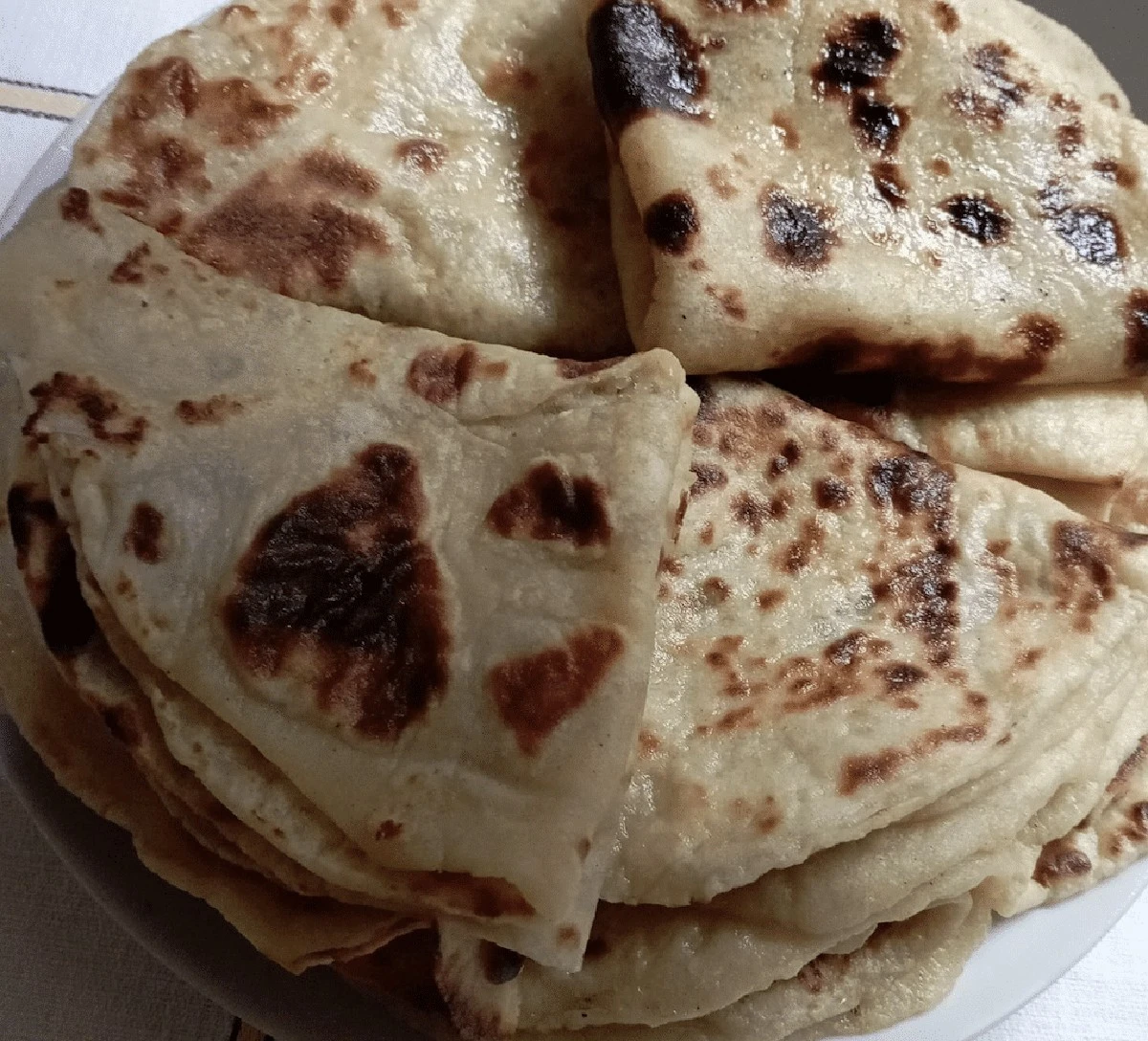 Proč všichni milují krumplilángos: levnější než chleba, ale mnohem chutnější