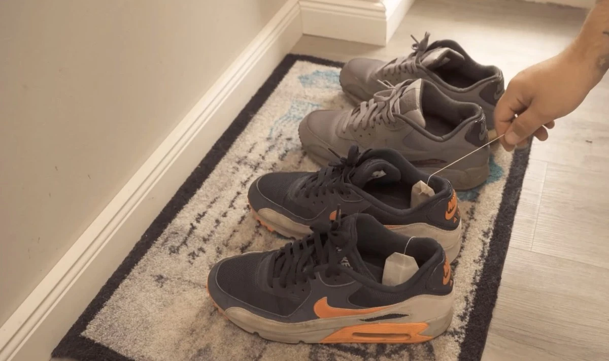 Jednoduchý trik s čajovými sáčky pro vaše zimní boty