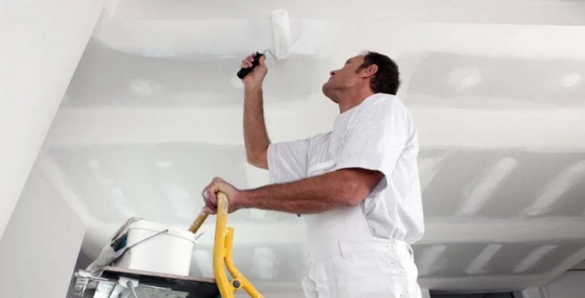 Proč se barva na sádrokartonu odlupuje: 5 chyb, které ničí vaši práci - image 1