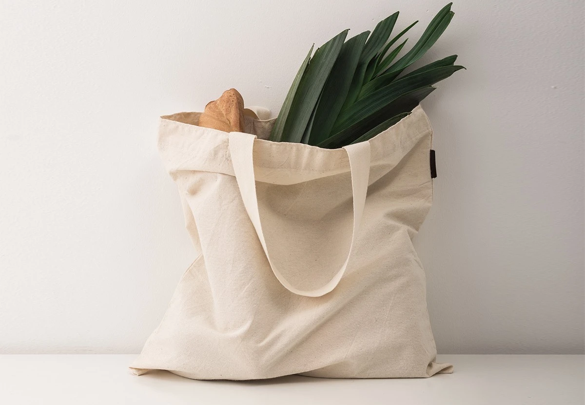 zobycejnehotric-extra-1.webp Z obyčejného trička za 10 minut stylová nákupní taška: rozlučte se s igelitkami - image 1