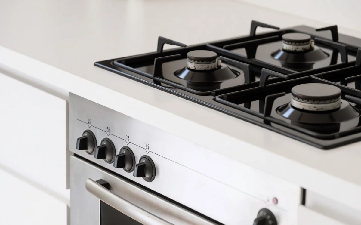 Nejhorší plotýnky vyčistíte za 7 minut: Efektivní metoda bez drahých prostředků