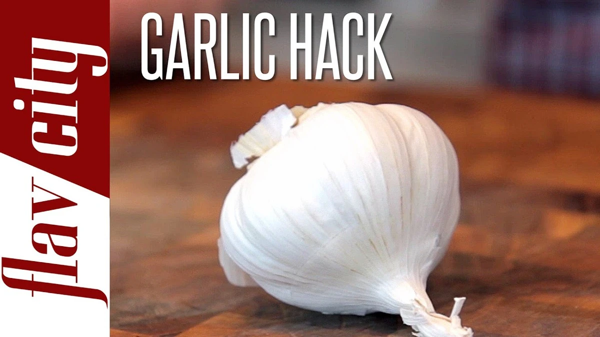 zapomentenastru-extra-1.webp Zapomeňte na struhadlo: Jak oloupat a rozmačkat česnek za 1 minutu s obyčejnou PET lahví - image 1