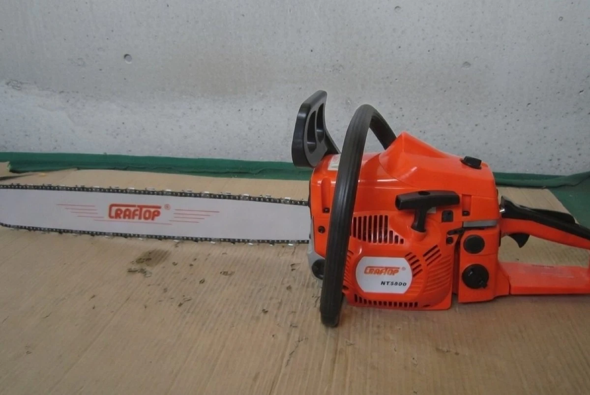 5 cenově dostupných řetězových pil pro chatu, které vás v sezóně nezklamou