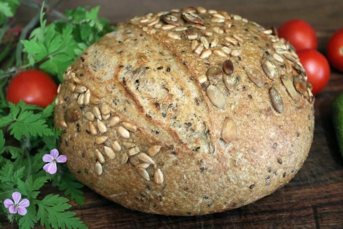 Domácí chléb se semínky: peče se ještě teplý, recept zvládne každý