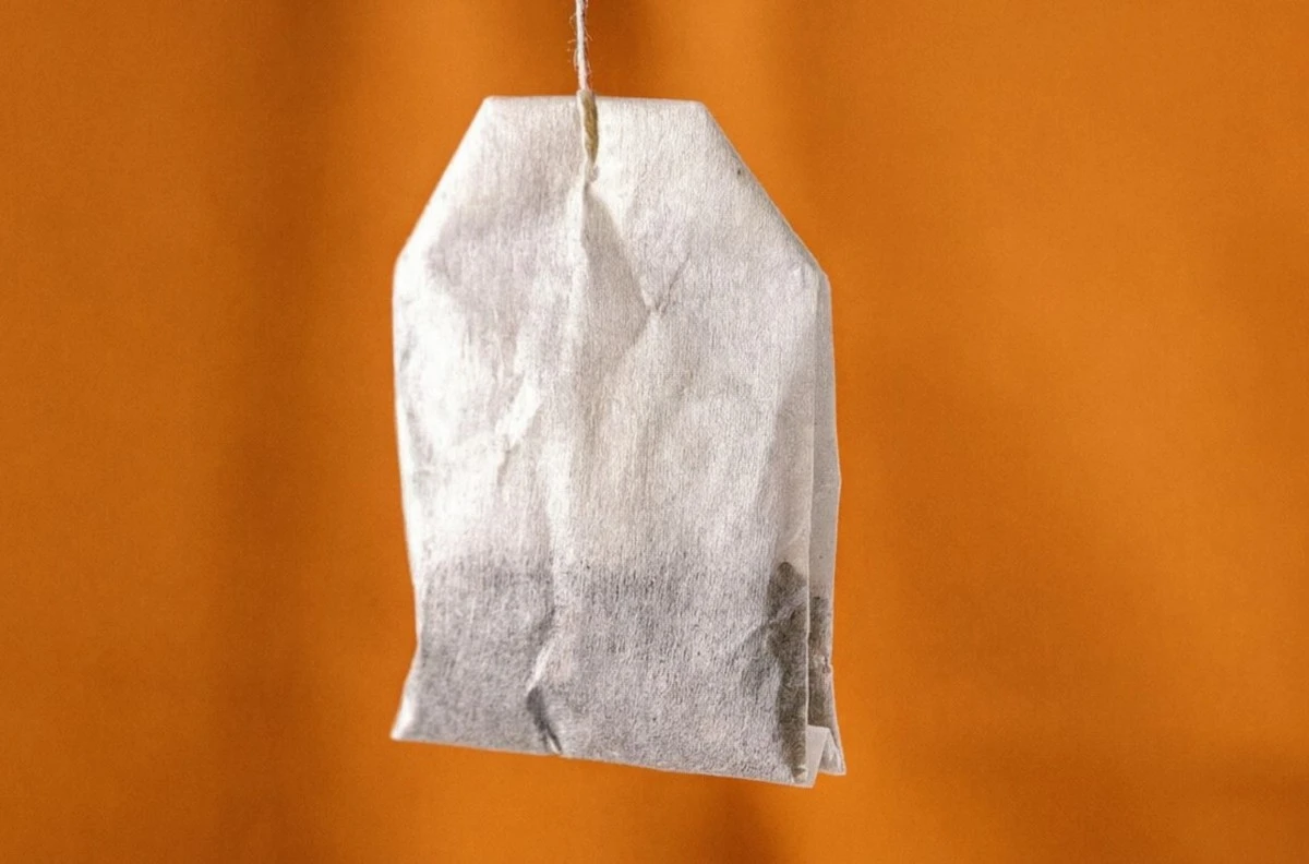 Proč je opakované zalévání čajových sáčků nebezpečné