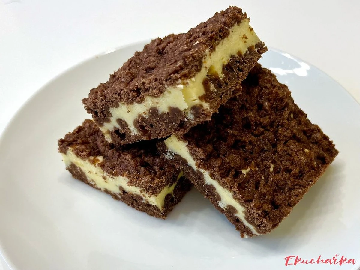 procjetvarohova-extra-1.webp Proč je tvarohová zapečená buchta křehká jako obláček: tajemství přípravy tvarohu - image 1