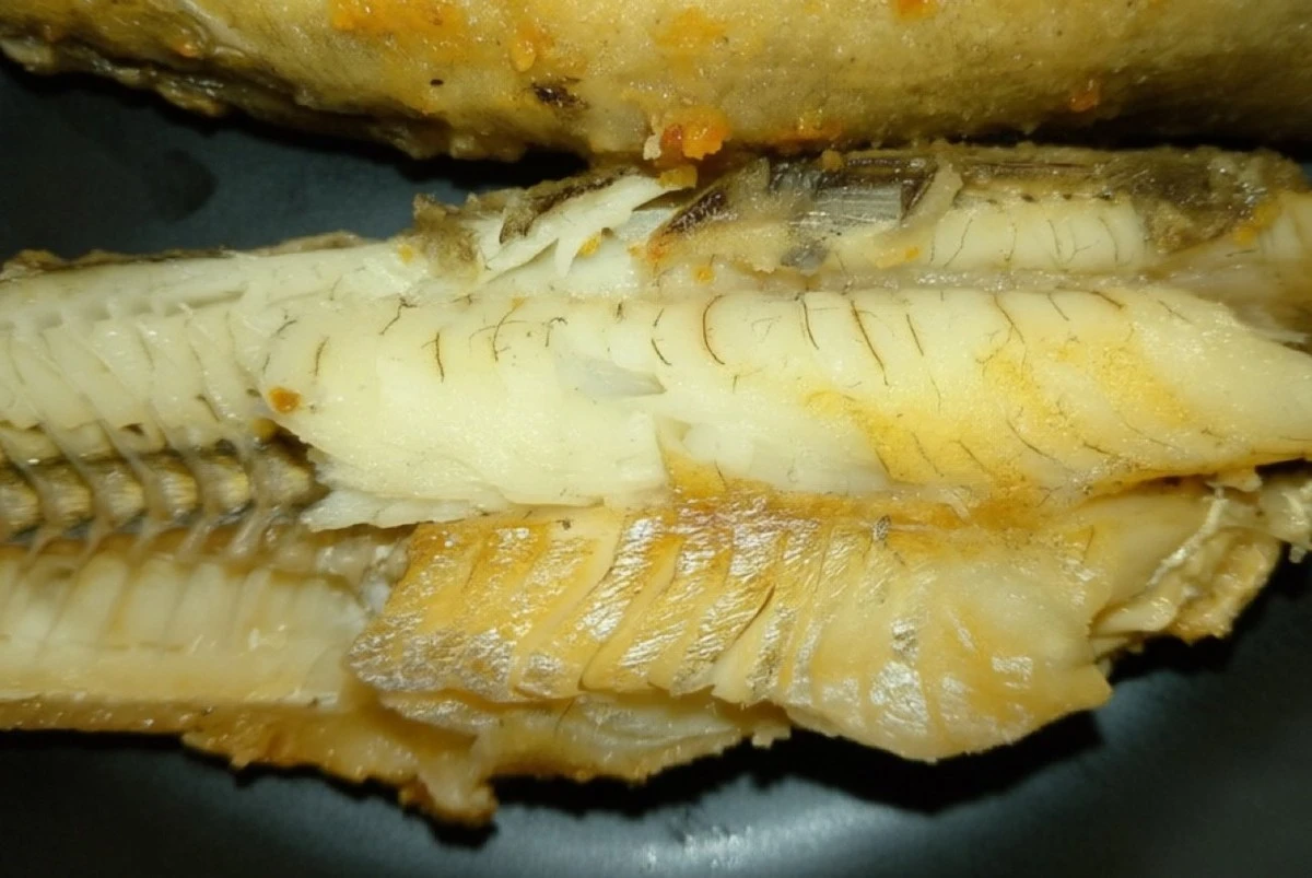 Křupavá říční ryba bez kostí: trik šéfkuchařů, který málokdo zná