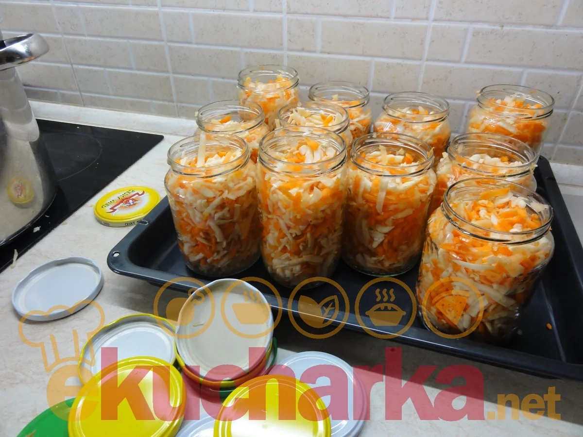 Ostřílený recept na pikantní nakládanou zeleninu, která mizí z talířů - image 1