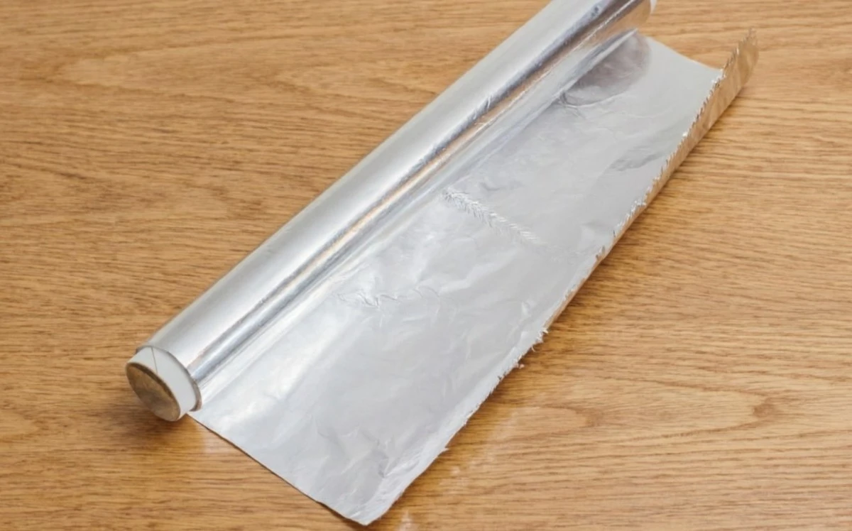 5 pravidel, jak bezpečně používat alobal k zapékání (o kterých výrobci mlčí)