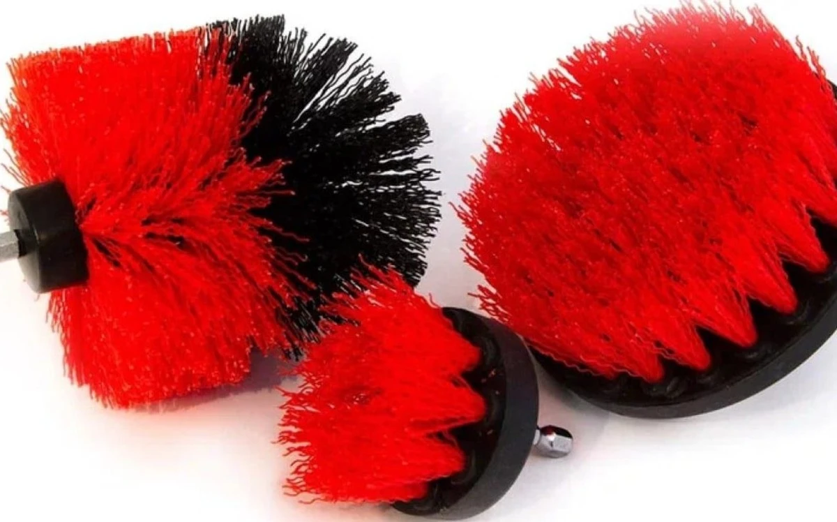 Rez z povrchů odstraníte snadno: 5 osvědčených triků bez drahých prostředků