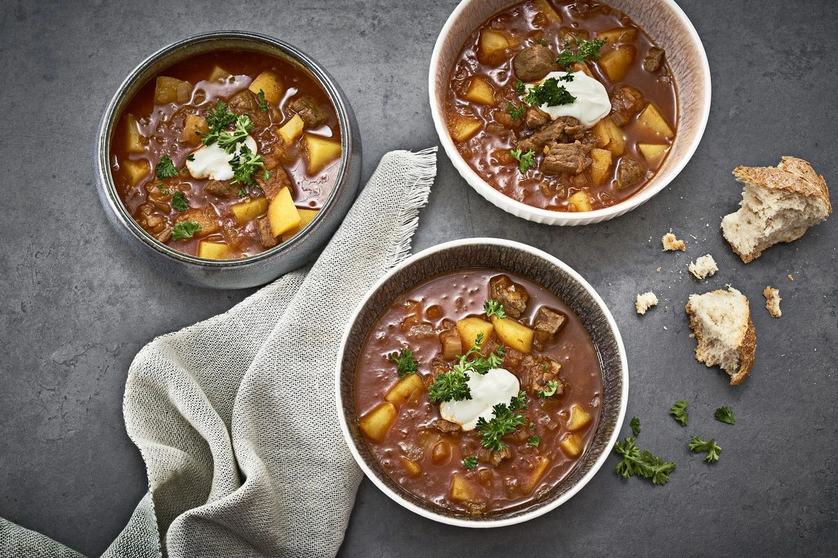 Pomalé vaření je klíč: Objevte zapomenutý recept na pravý Alföldský guláš - image 1