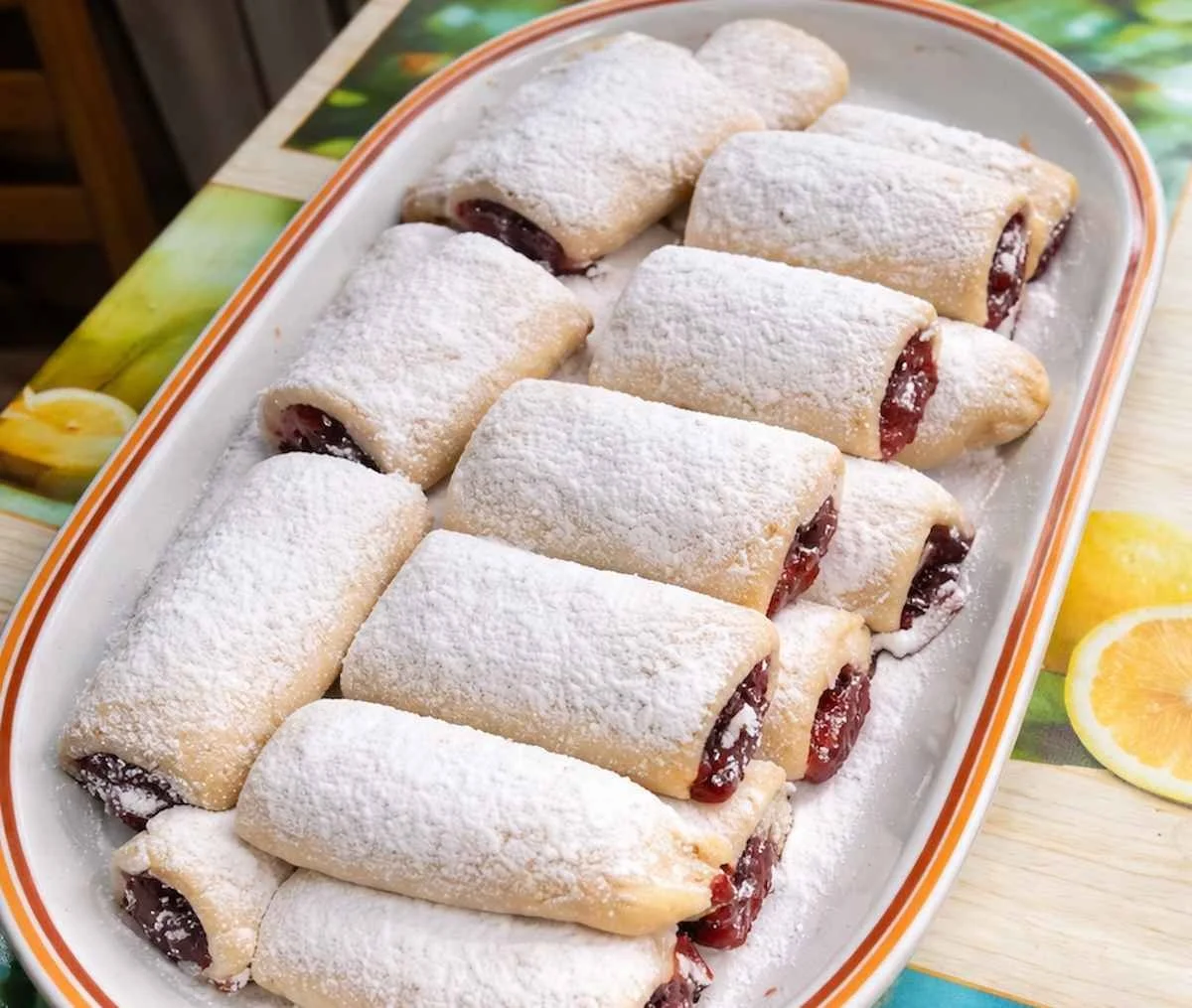 Co babička skrývala v zápisníku: křehké tyčinky se švestkovými povidly