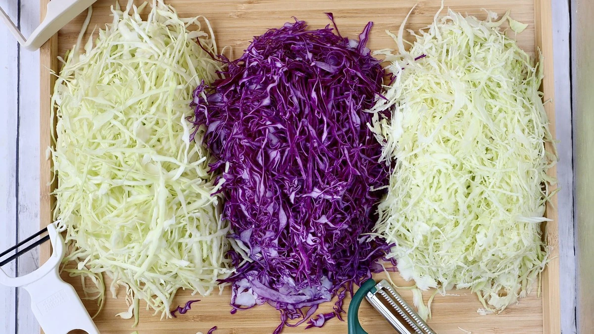 Jak nakrájet hlávku zelí za 5 minut bez nože: chytrý trik, který vám ušetří čas - image 1