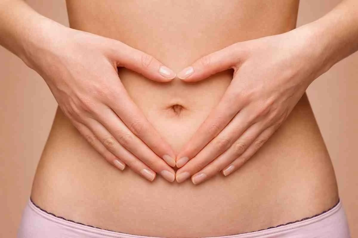 Proč lidé s citlivým trávením přidávají do ranní kávy lžičku skořice