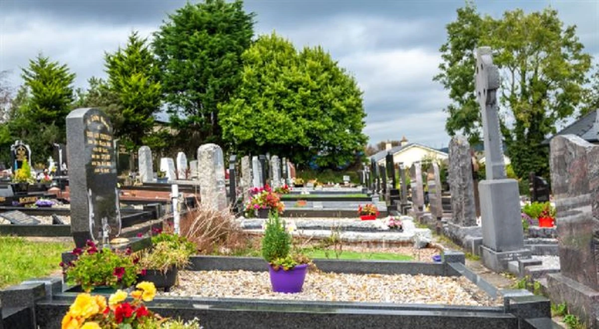 cosestaneshrobo-extra-1.webp Co se stane s hrobovým místem po vypršení platnosti - image 1