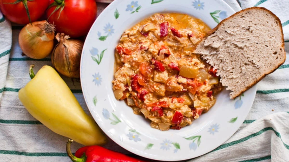 4 běžné chyby při vaření leča, které kazí jeho skvělou chuť - image 1