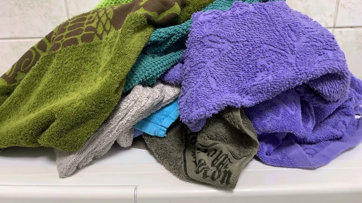 Proti zápachu ručníků: babiččin trik s obyčejnou solí zaskvěl