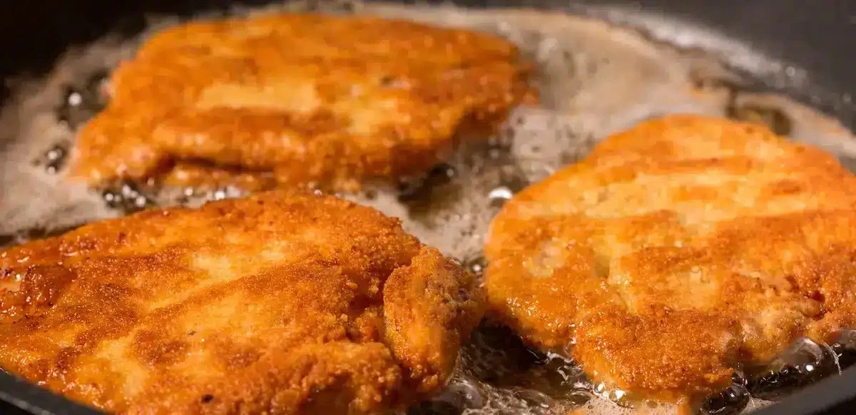 Babička objevila tajnou metodu: Smažený řízek bez mouky? S tímto trikem už jinak nepeku!