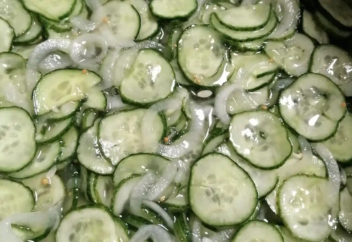 Univerzální lák na zavařování: Tajemství křupavé zeleniny, která vydrží do příštího roku