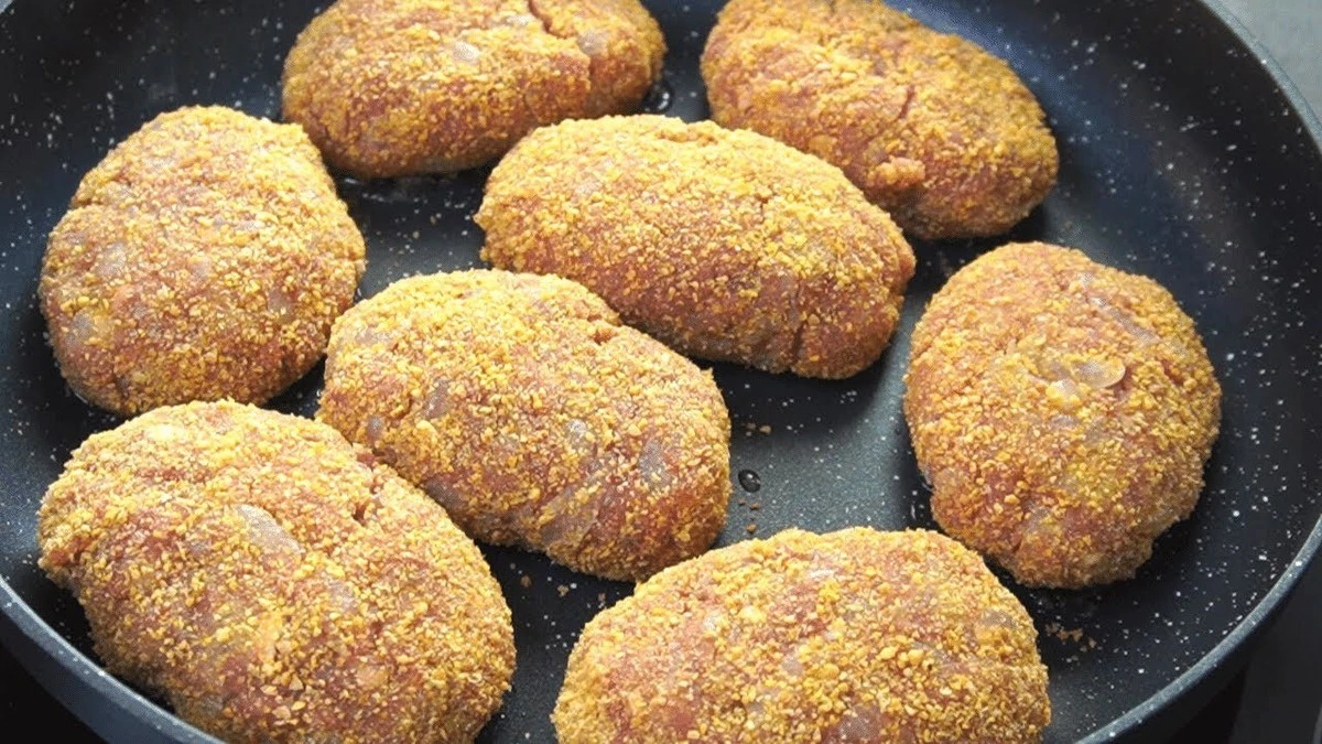 Profesionální kuchaři prozradili: 3 ingredience, kterými nahradíte chleba v karbanátcích pro dokonalou šťavnatost