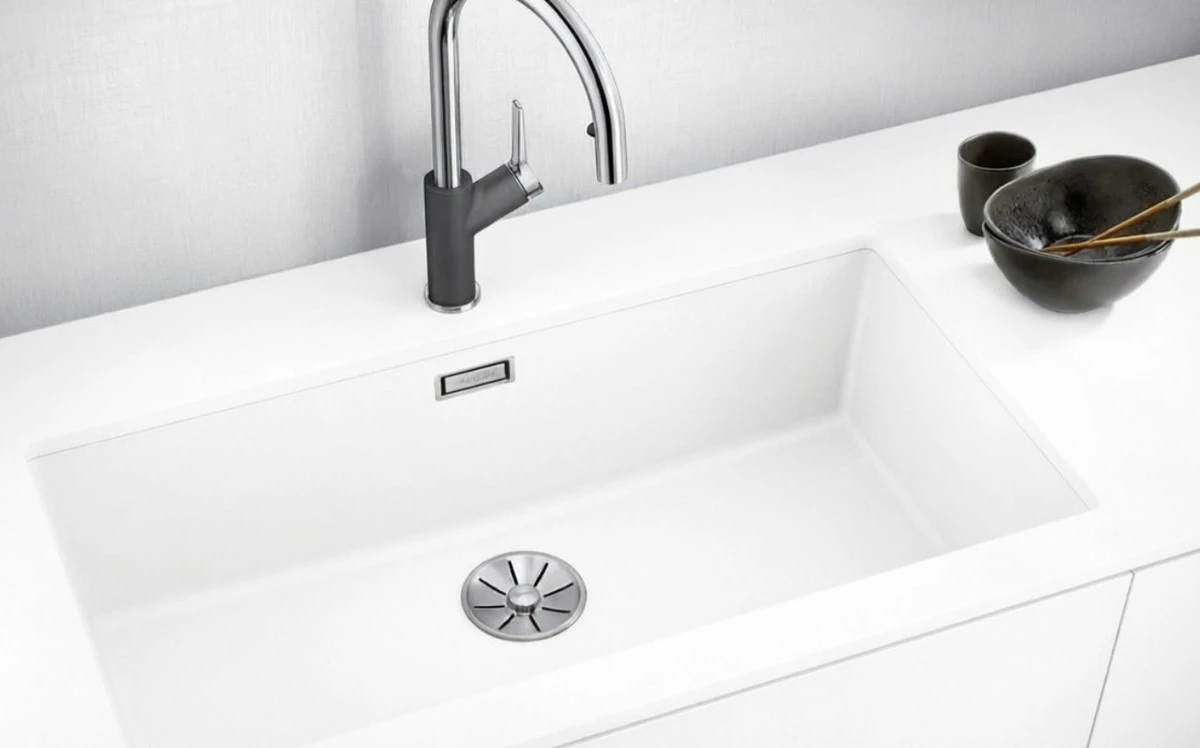 Kuchyňský dřez jako nový za pár minut: vyzkoušejte tento trik na leštění bez chemie