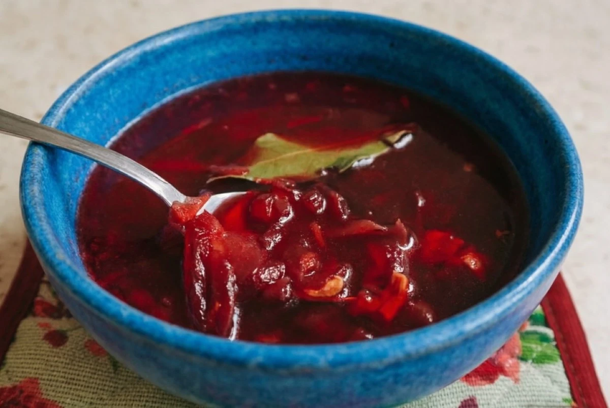 Proč nenechat lžíci v horké polévce: není to jen pověra