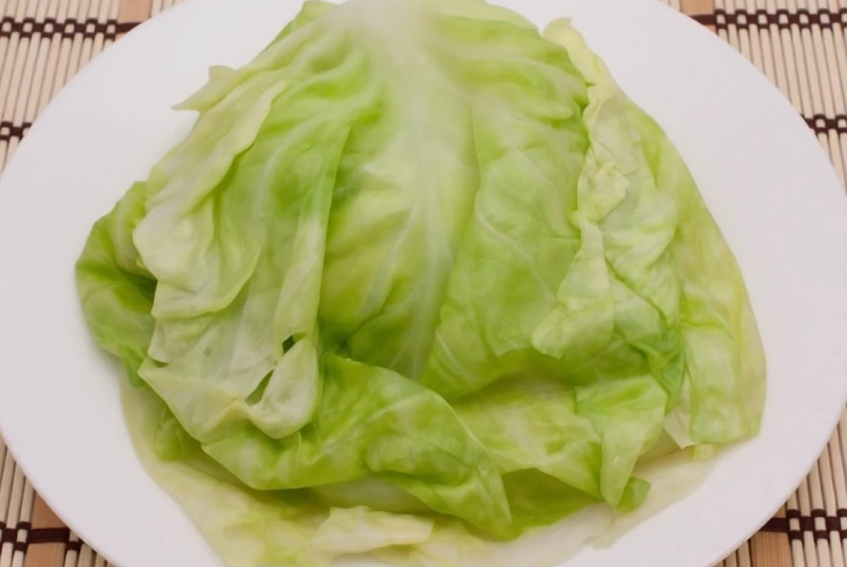 Listy na záviny do zelí změknou bez vaření: Trik zkušených hospodyněk