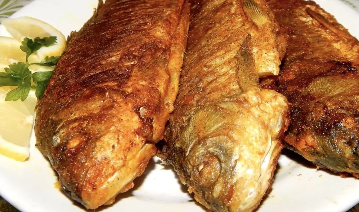 Pro rybáře i začátečníky: Jak z karase udělat delikatesu bez kostí za 5 minut