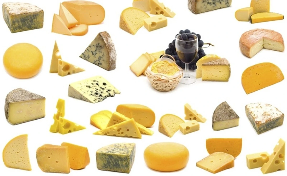 Jak poznat kvalitní sýr od sýrového produktu: 1 slovo na obalu a 1 znak na samotném kusu - image 1