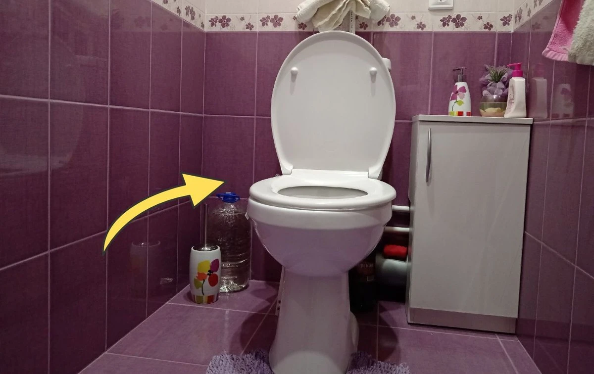 Jak odstranit žluté skvrny z WC prkénka: 1 netoxický přípravek navrátí bělost za 20 minut