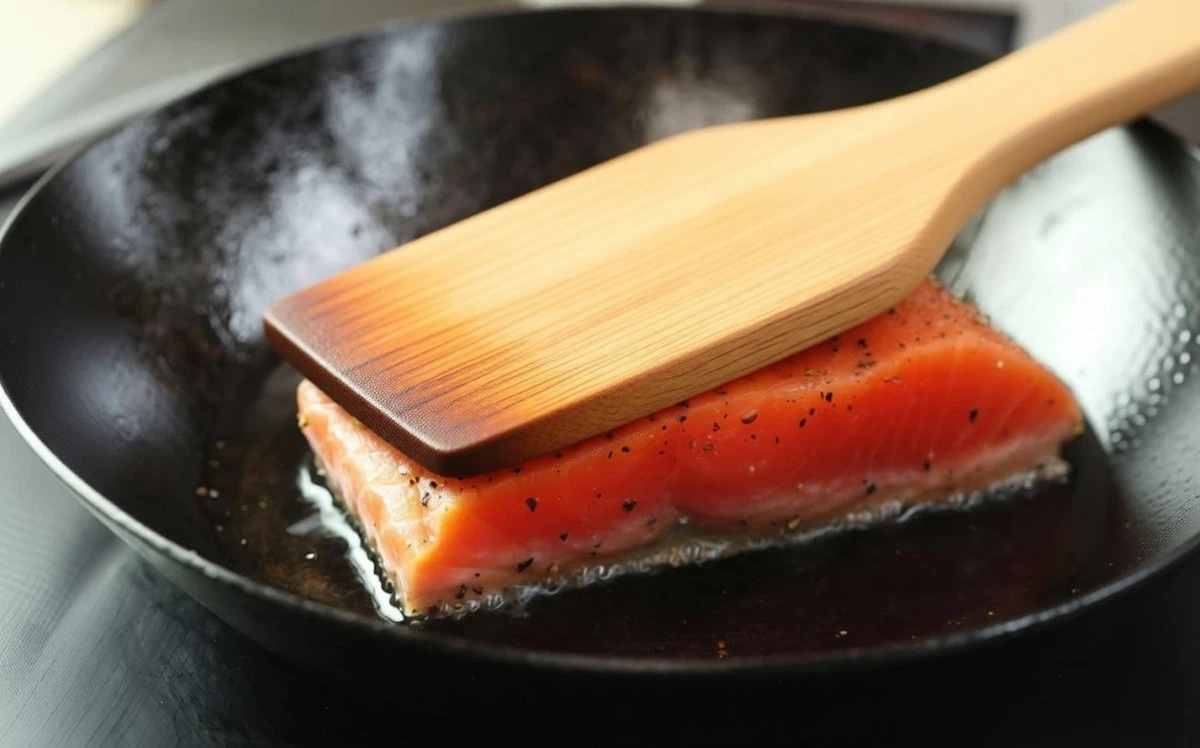 Dokonalá ryba na pánvi: Tajemství šéfkuchařů proti přilepení