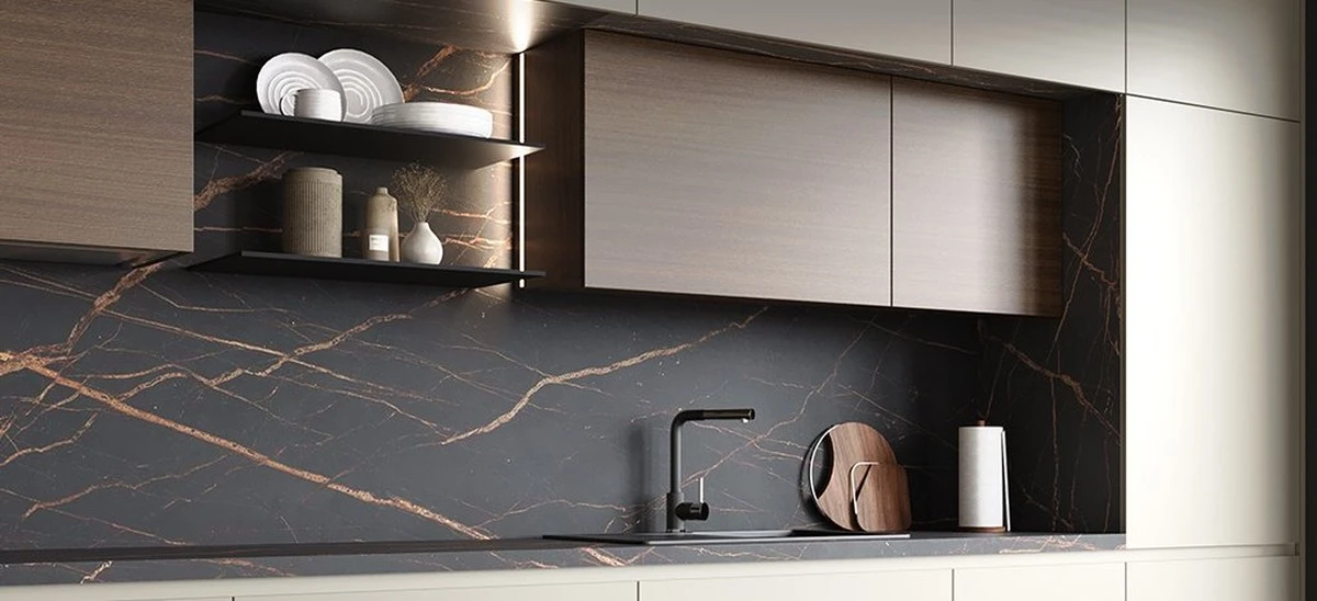 jakvycistitmast-extra-1.webp Jak vyčistit mastné skvrny z matných kuchyňských dvířek za 10 minut: Tajný domácí trik - image 1