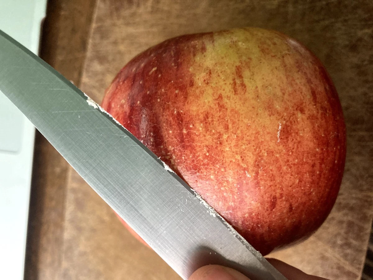 Proč váš oblíbený lesklý produkt z obchodu skrývá voskovou vrstvu, kterou nejde smýt - image 1