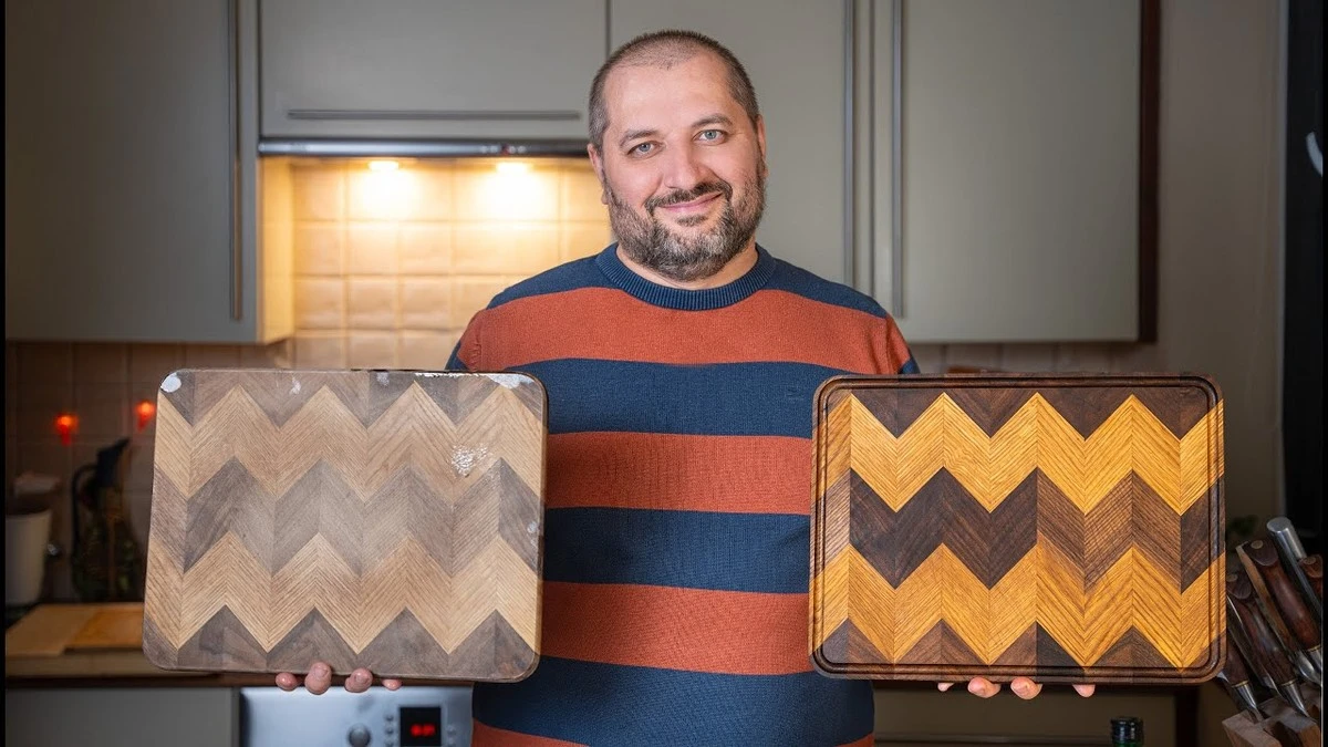 Proč zkušená kuchařka dává pod prkénko vlhký hadřík: trik, který ho udrží na místě a ztiší kuchyni