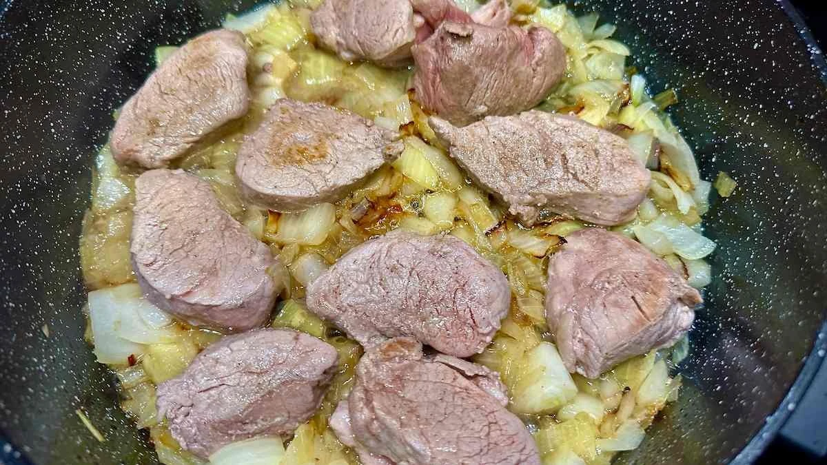 Sviňská panenka jako od šéfkuchaře: Křehká a šťavnatá do hodiny, bez hodin v kuchyni