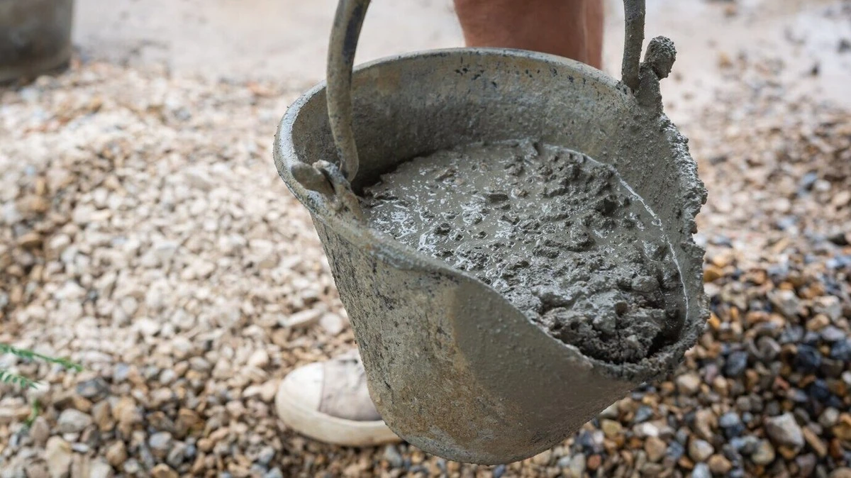 Proč váš beton praská: stavař odhalil jednu fatální chybu při míchání