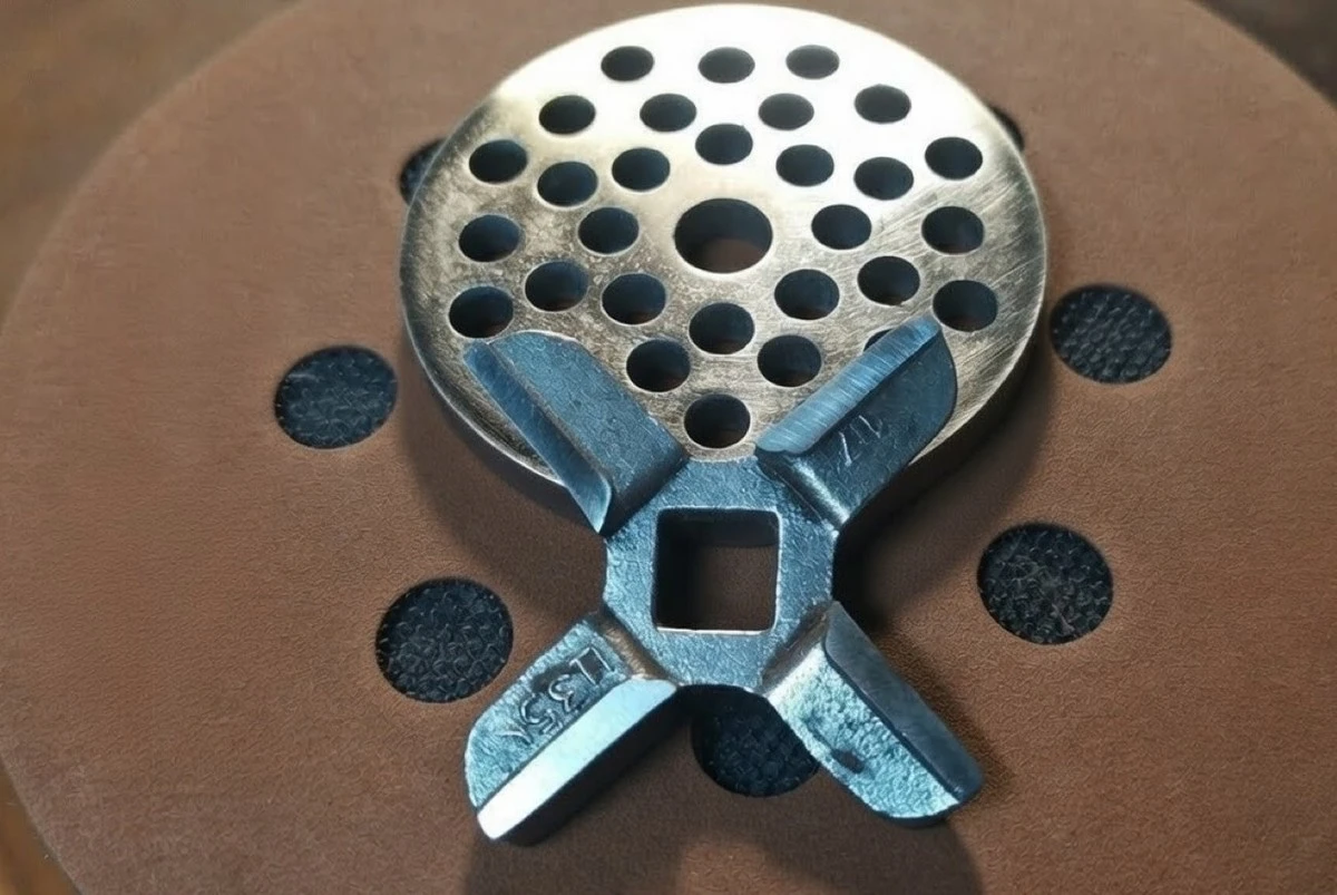 Nůž mlýnku na maso opět jako nový: rychlý a levný způsob ostření bez profesionála