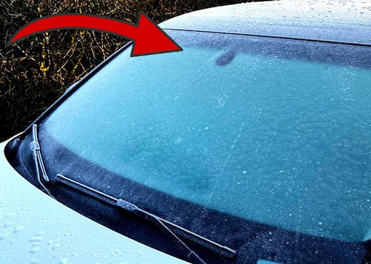 Zapomeňte na neustálé odmlžování: laciný trik s cigaretou vyřeší zamlžené sklo navždy