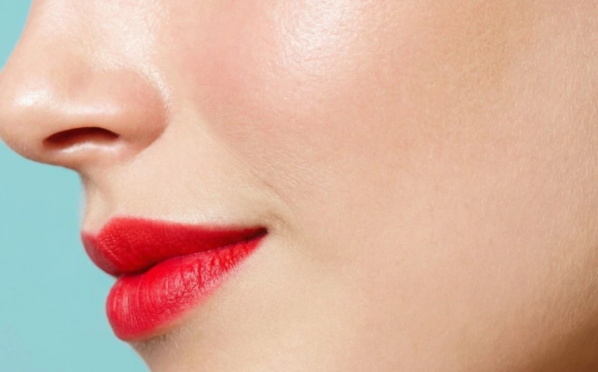 Proč vaše pleť vzkvétá (nebo vadne) bez lepku: dermatologické odhalení