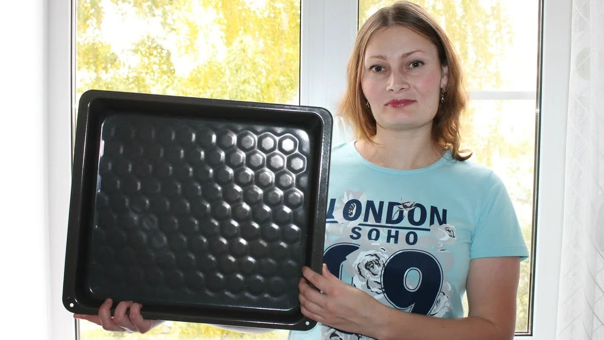 Pět lžic sody a kyseliny citronové: Tajemství dokonale čistého pekáče