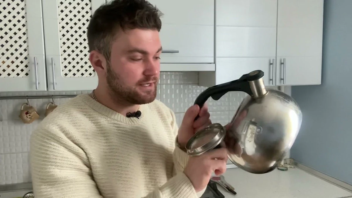 Jak odstranit vodní kámen z rychlovarné konvice: babské rady i moderní triky