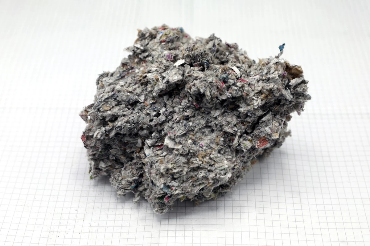 Staré noviny v zimě: 4 chytré způsoby, jak si doma přitopit o 3 stupně - image 1