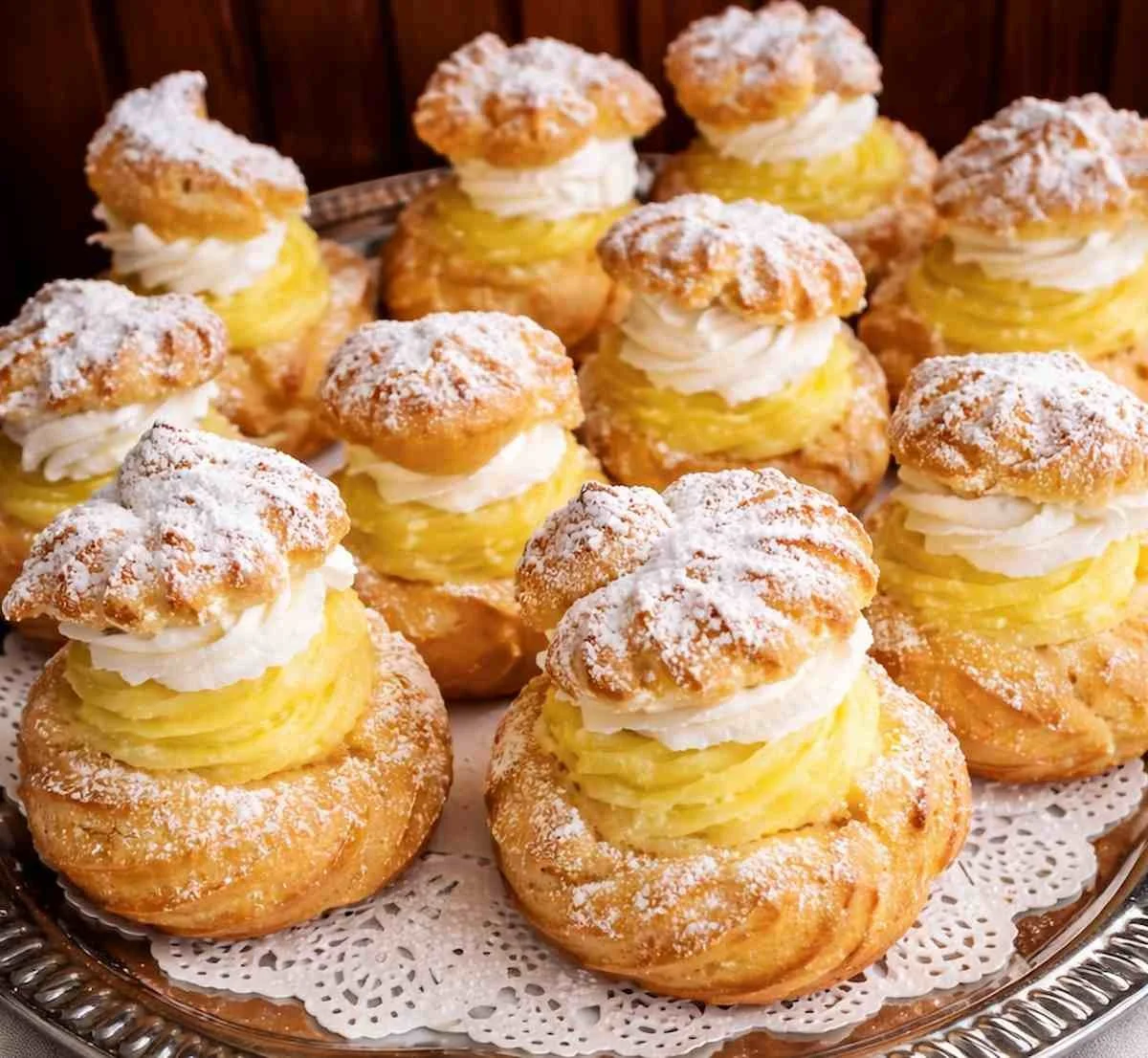 Proč většina pekařů dává profiterolky na dno trouby